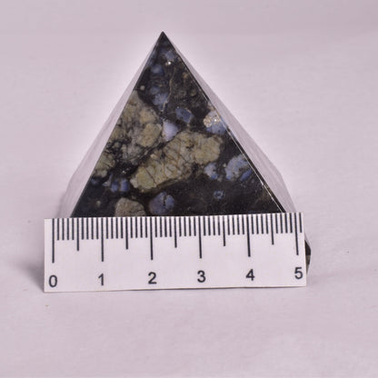 QUE SERA CRYSTAL PYRAMID P938