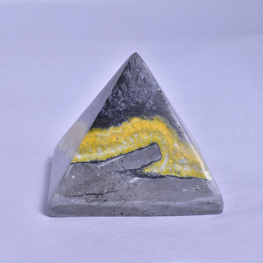 BUMBLEBEE JASPER CRYSTAL PYRAMID P945