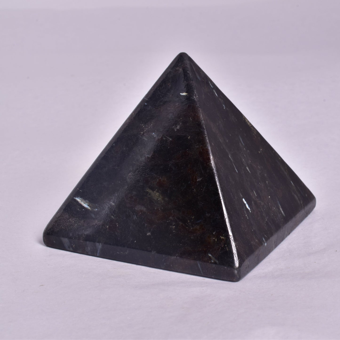 ARFVEDSONITE CRYSTAL PYRAMID P133
