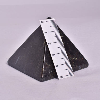 ARFVEDSONITE CRYSTAL PYRAMID P133