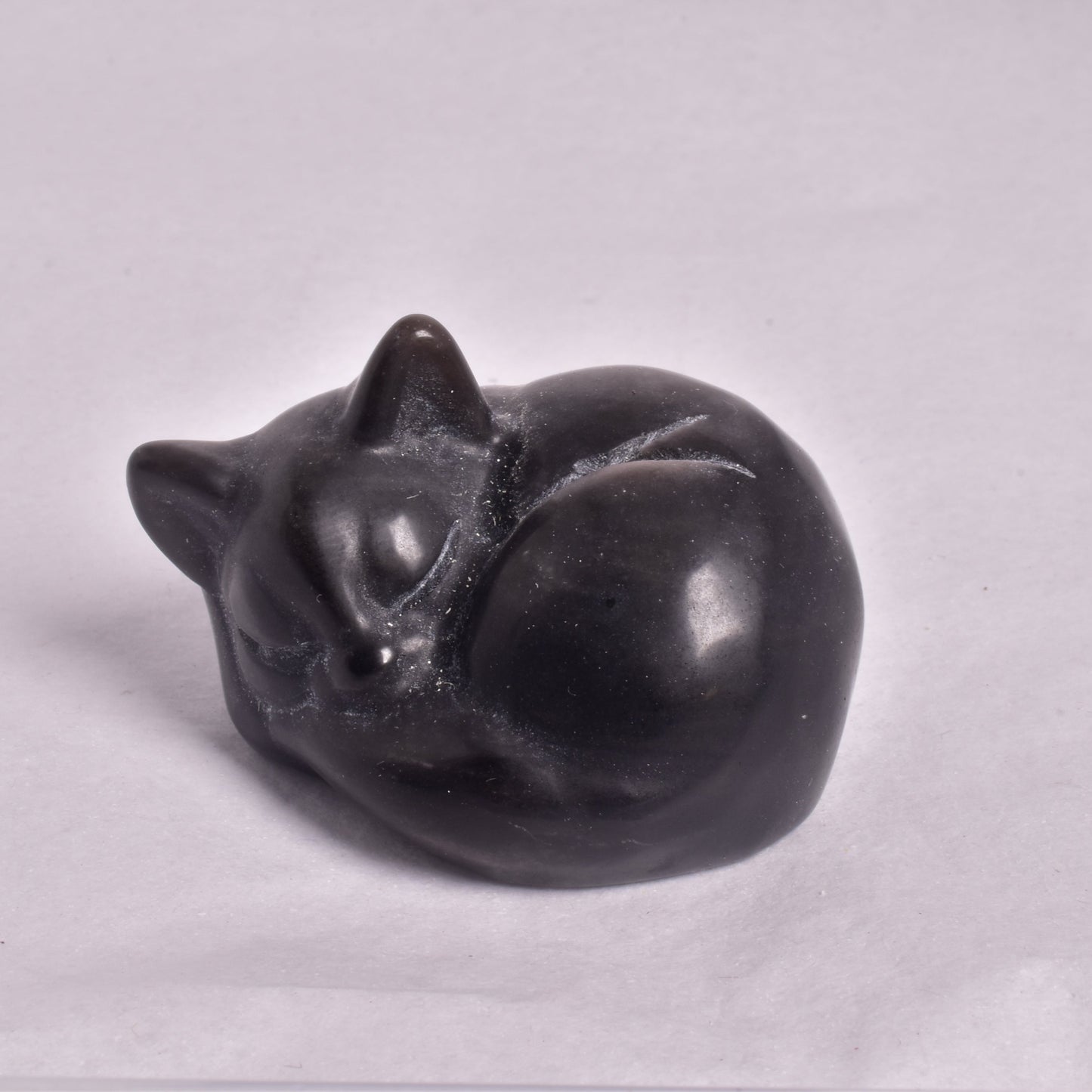 SILVER SHEEN OBSIDIAN SLEEPING CAT CARVING P317