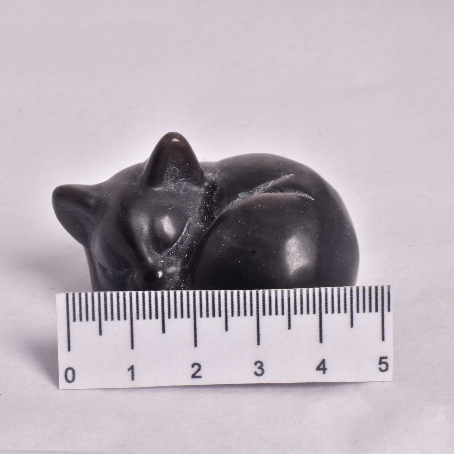 SILVER SHEEN OBSIDIAN SLEEPING CAT CARVING P317