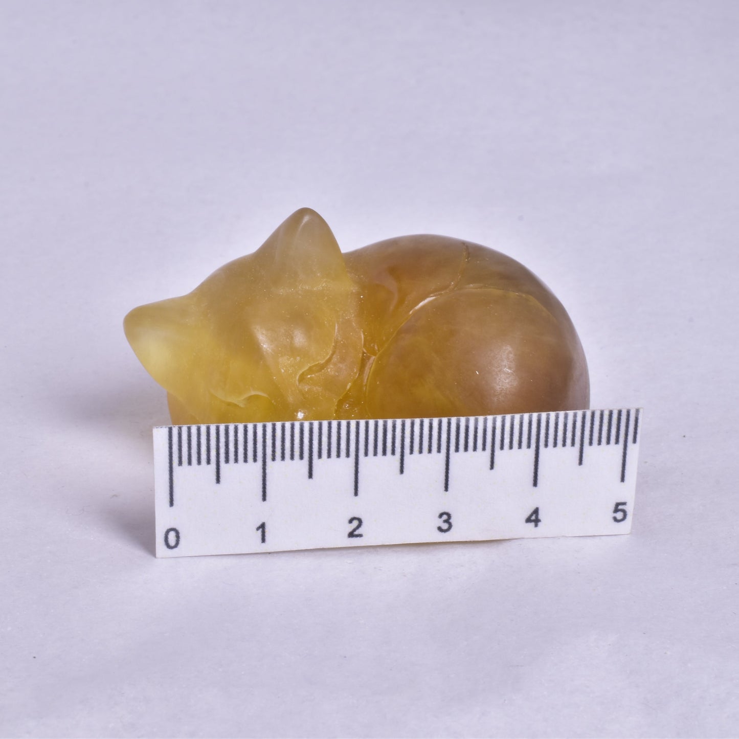 FLUORITE SLEEPING CAT CARVING P323