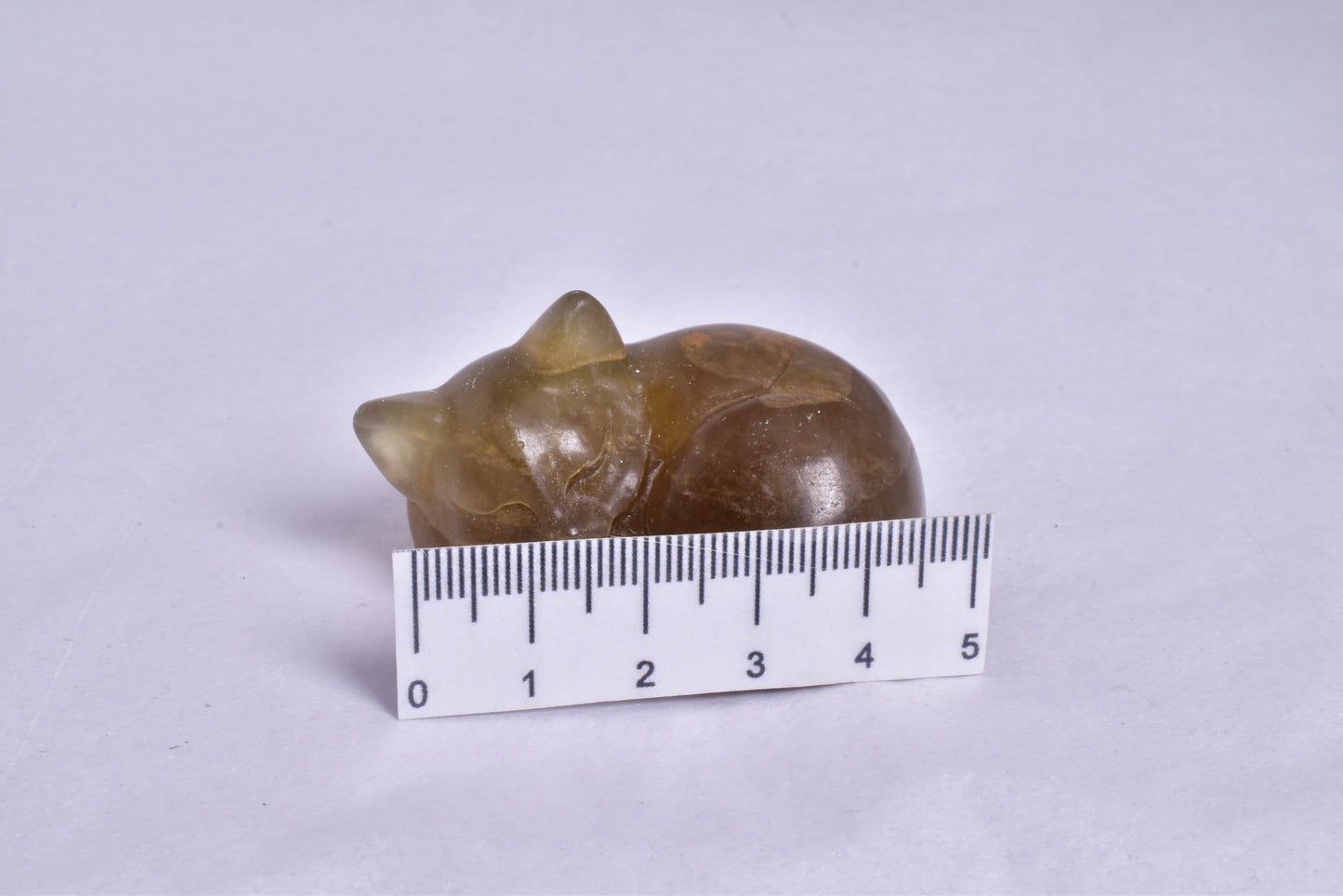 FLUORITE SLEEPING CAT CARVING P326