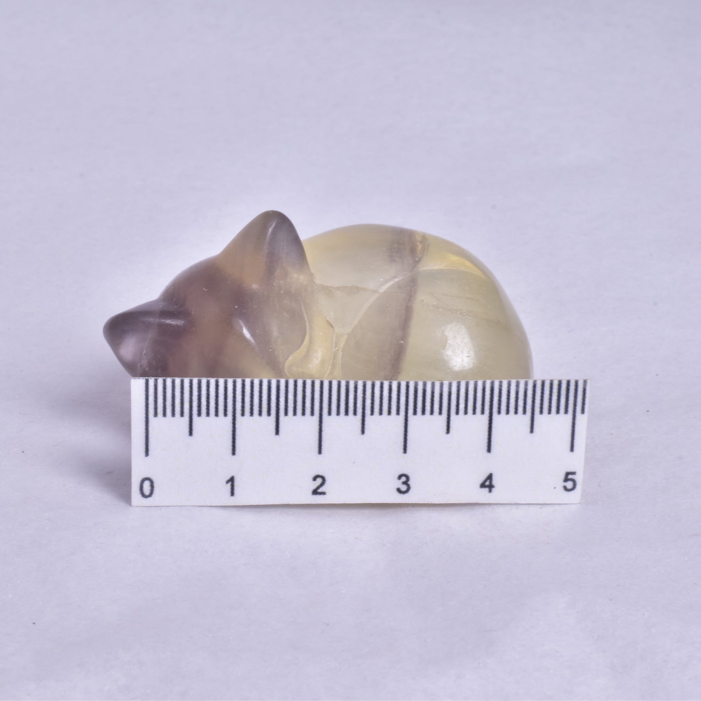 FLUORITE SLEEPING CAT CARVING P327