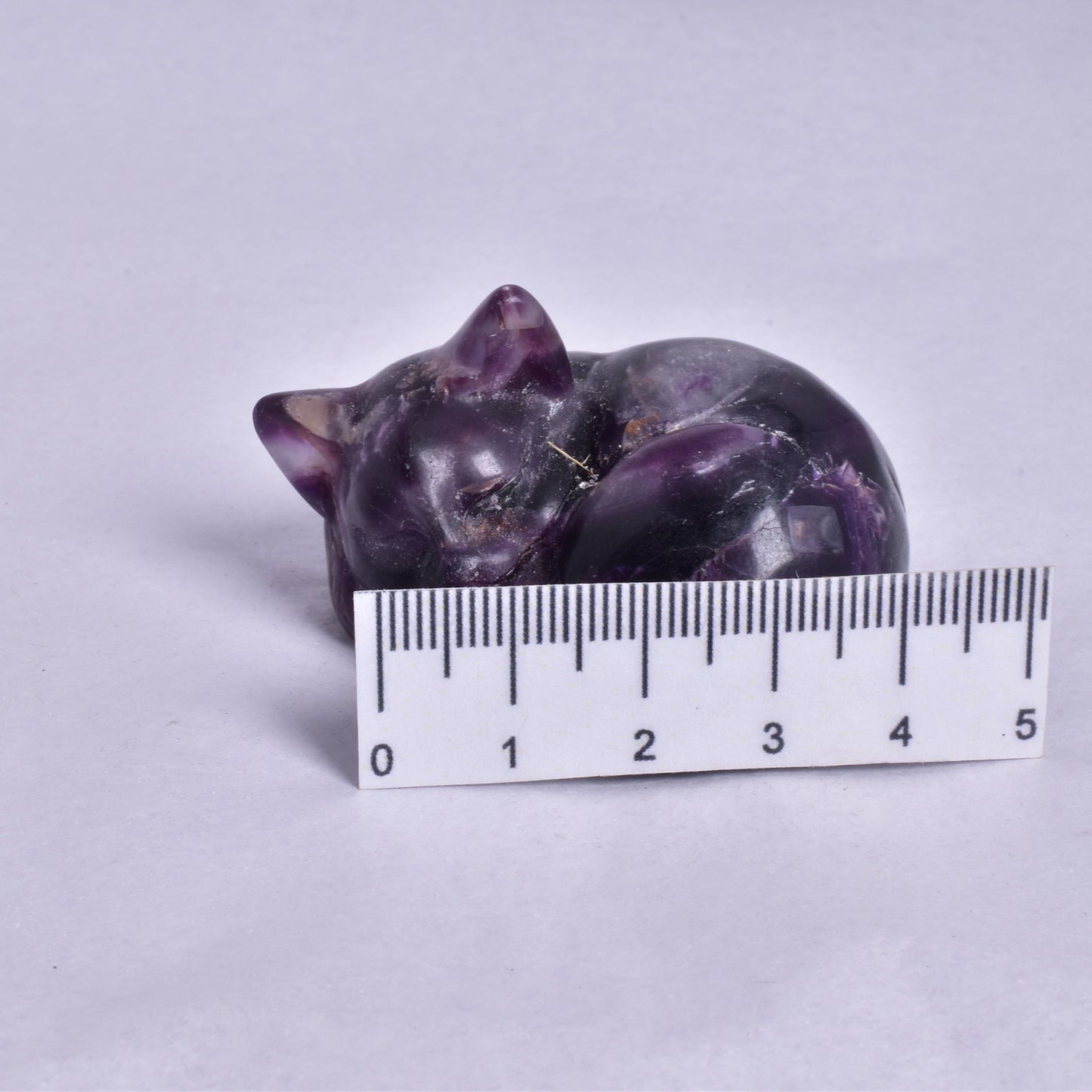 FLUORITE SLEEPING CAT CARVING P365