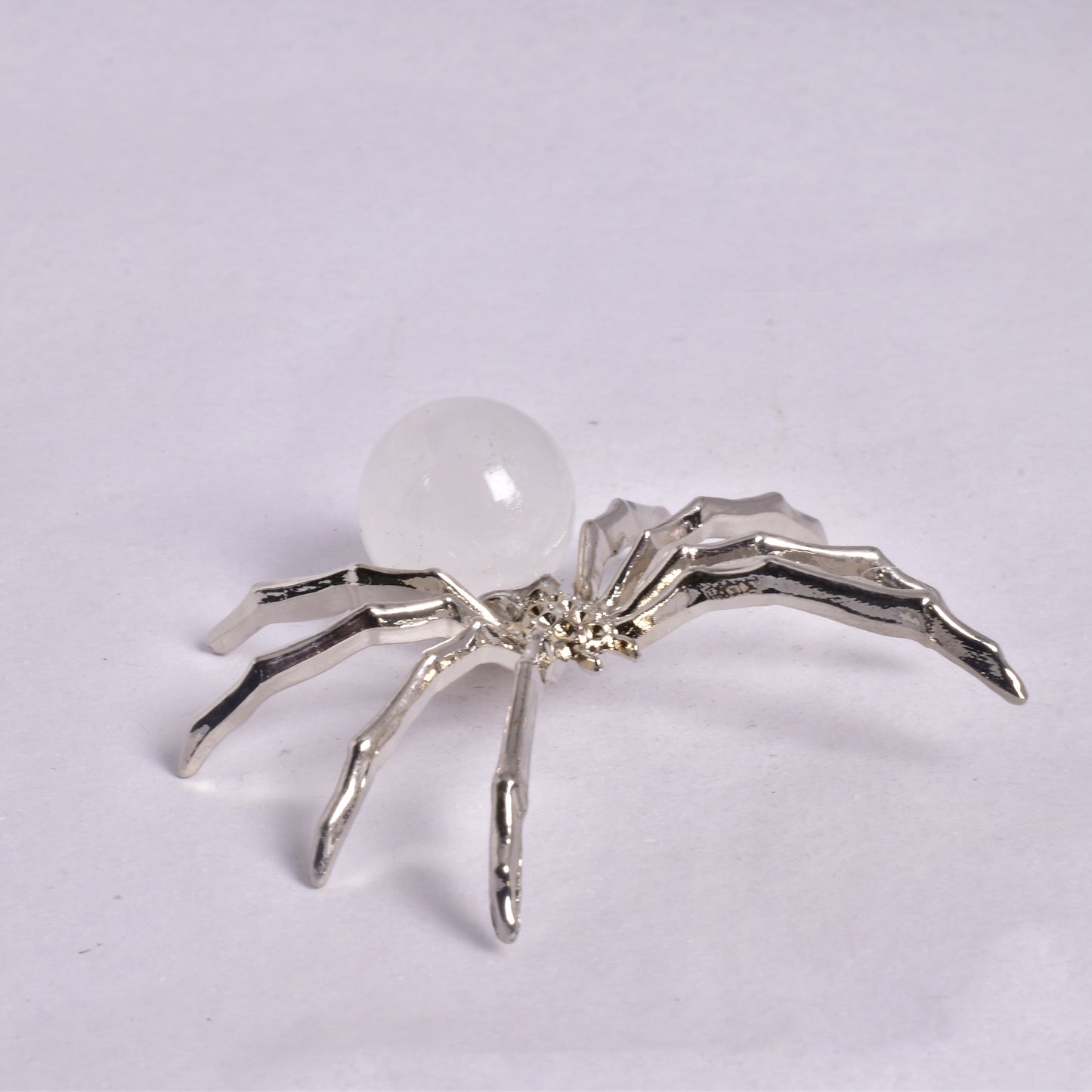QUARTZ SPHERE ON METAL SPIDER P372