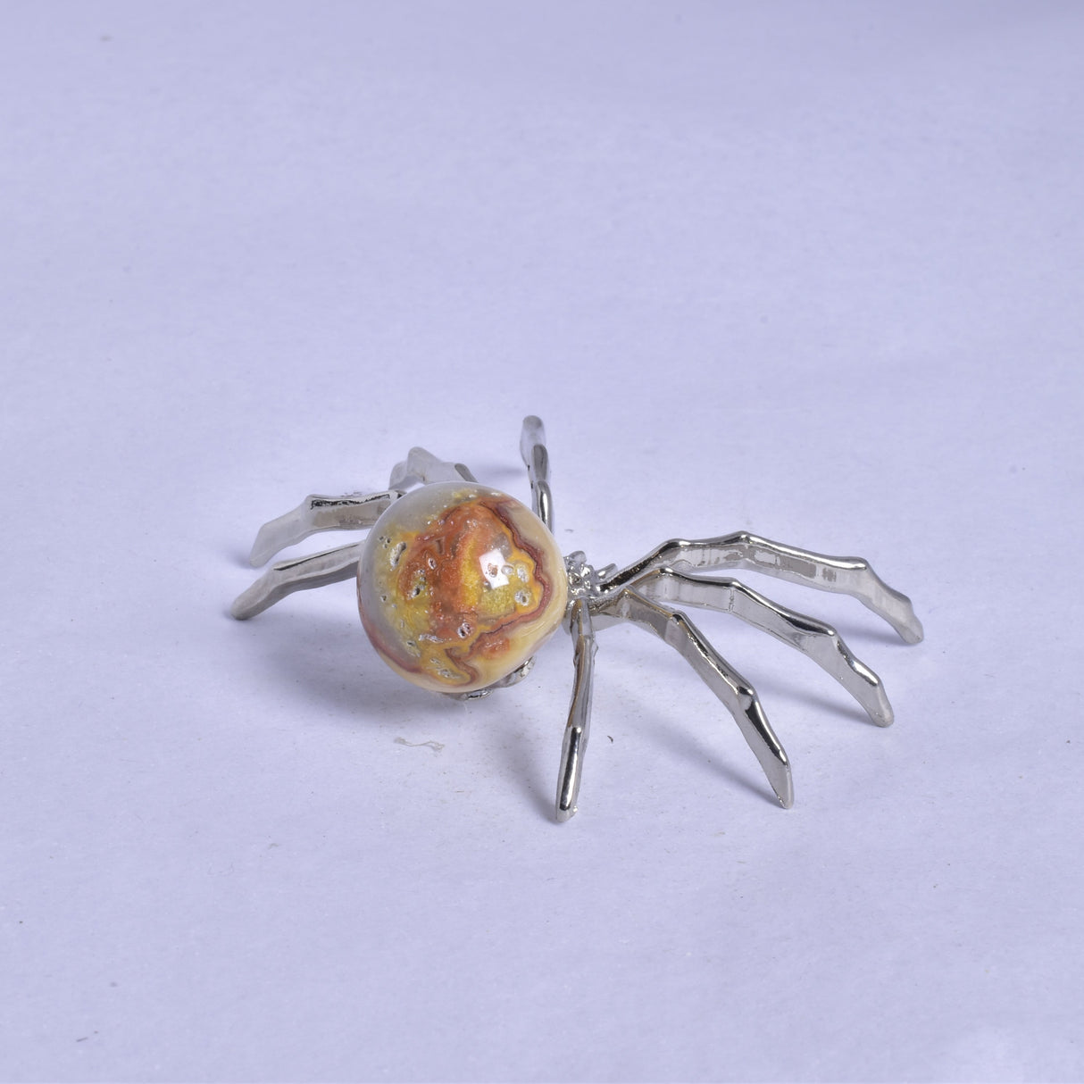 AGATE SPHERE ON METAL SPIDER P370