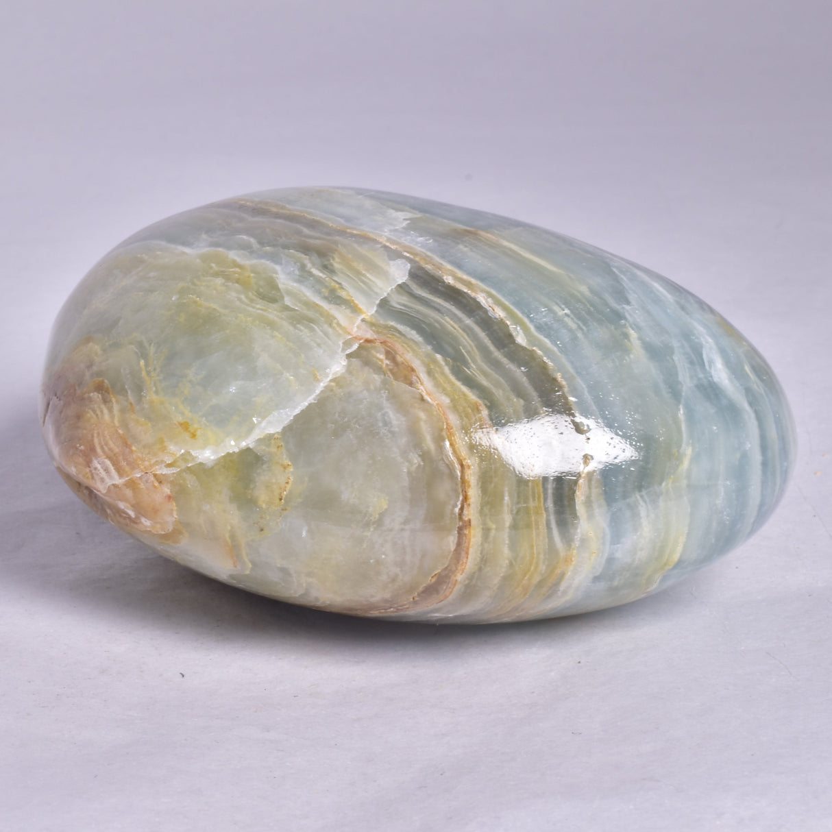 BLUE ONYX HEART CARVING P479