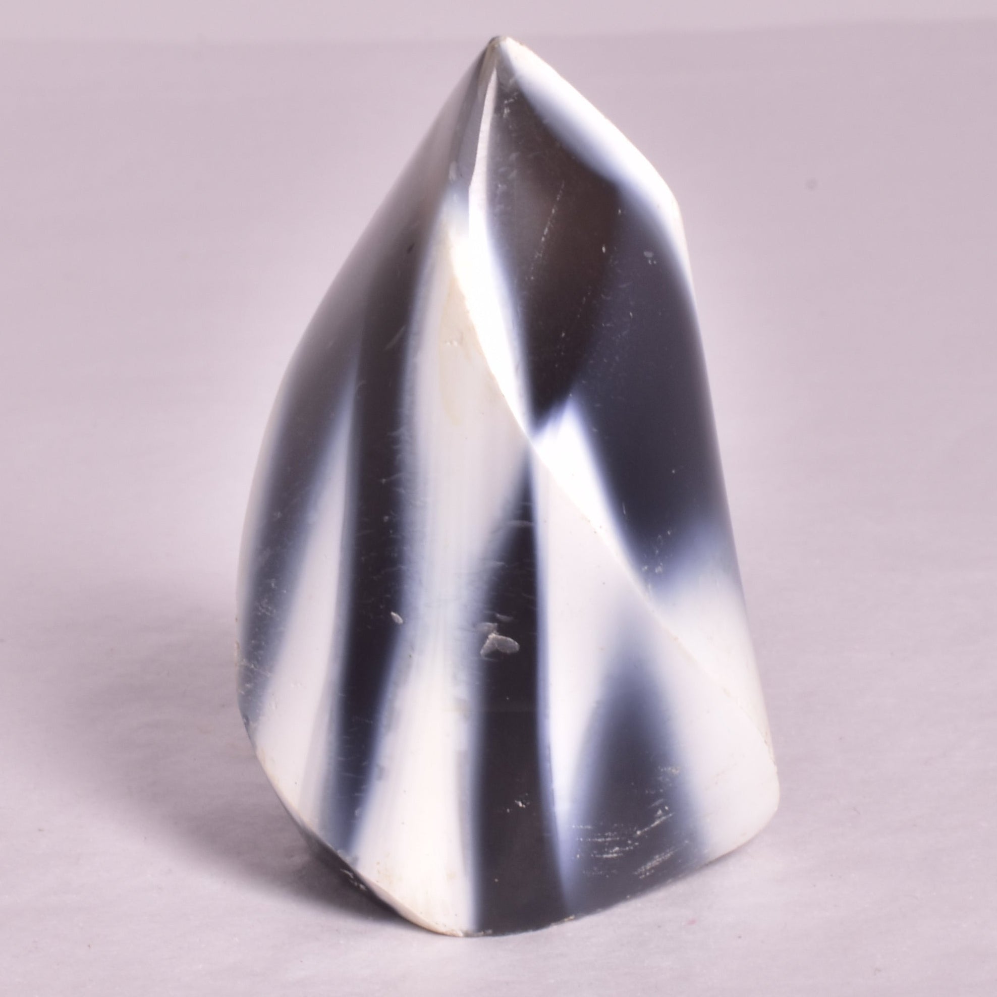 ORCA AGATE POLISHED FLAME P933 – Crystal World Exhibition Centre