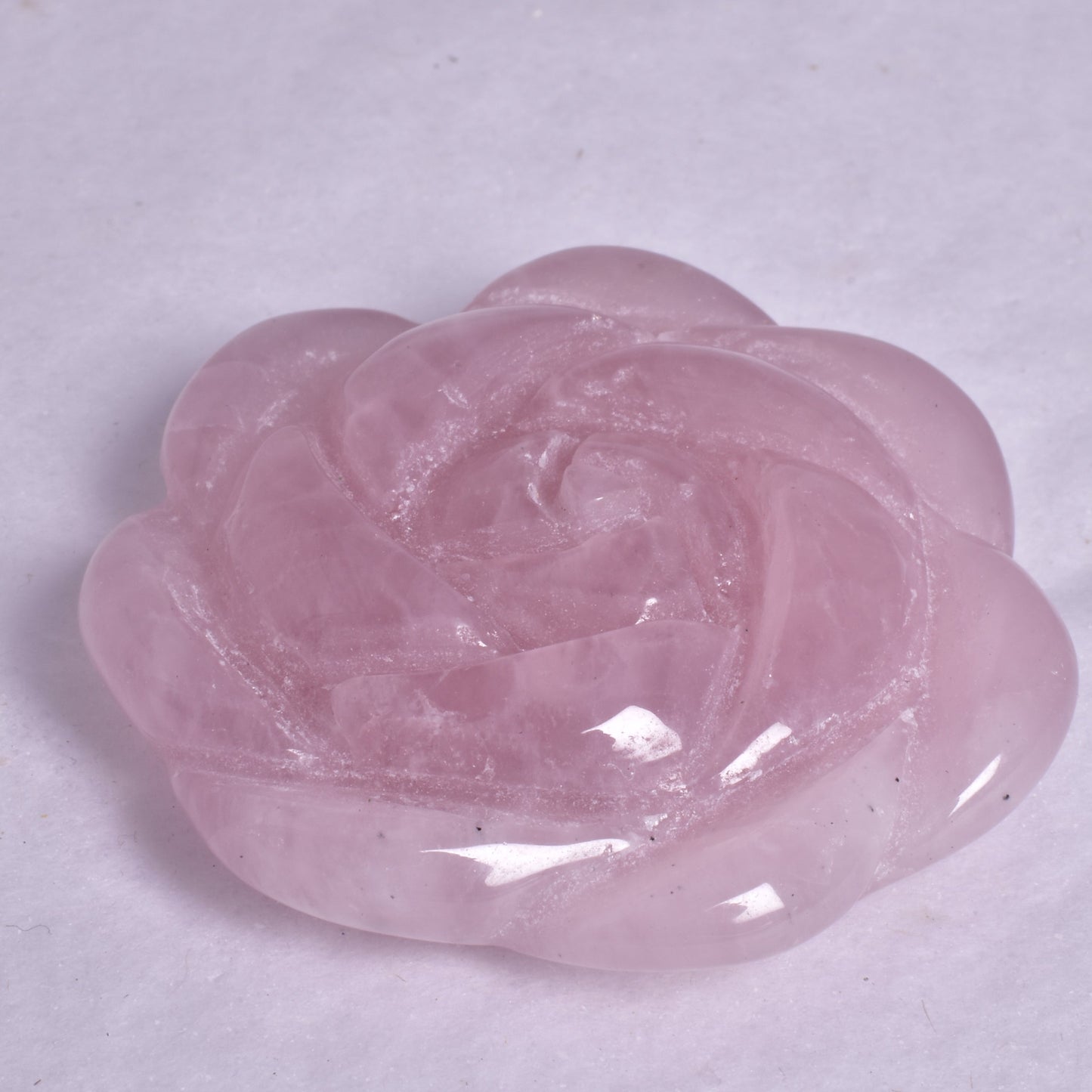 ROSE QUARTZ ROSE CARVING P671