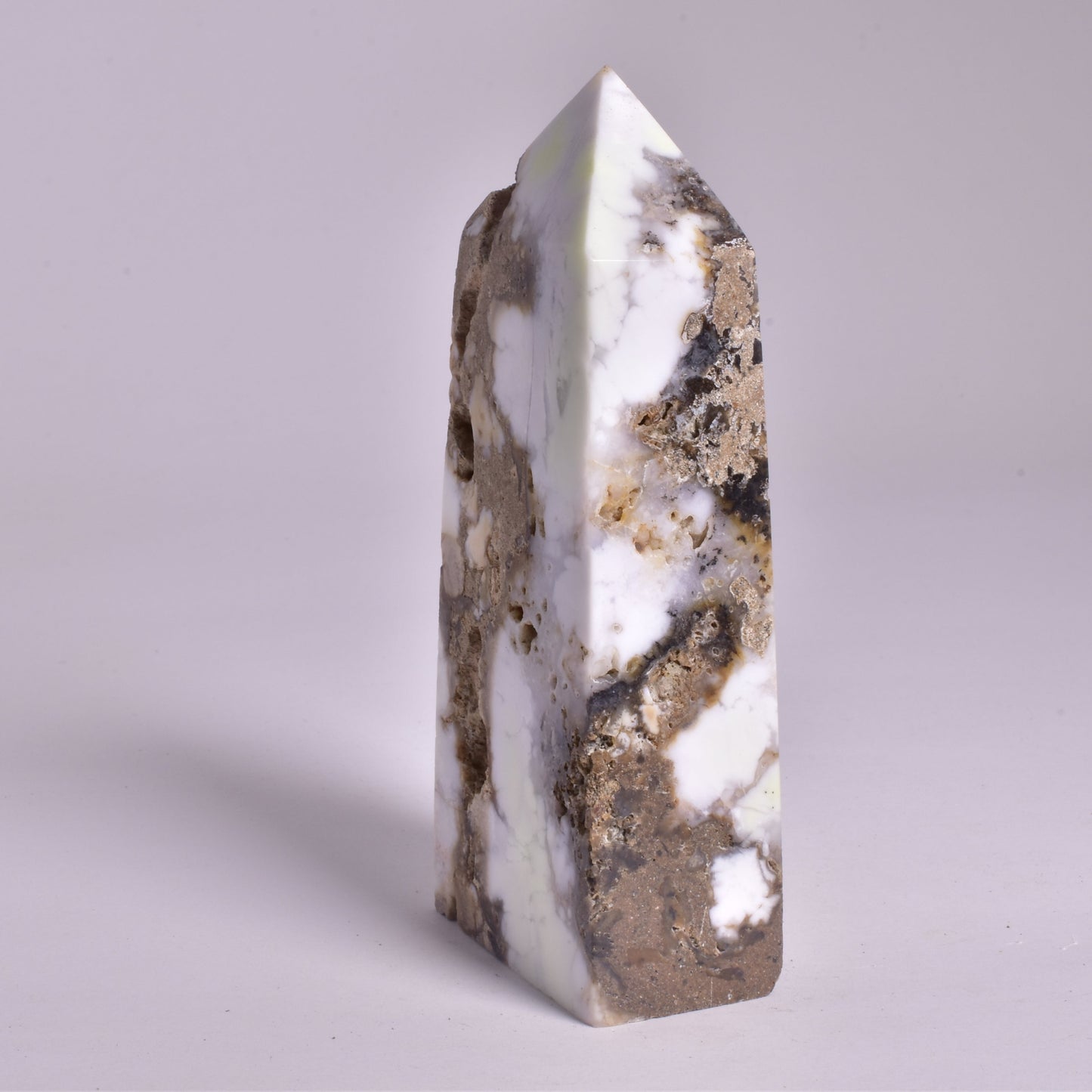 LEMON CHRYSOPRASE with MAGNESITE GENERATOR, POINT P2062