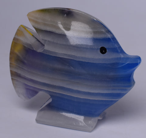 DYED ONYX FISH CARVING P340