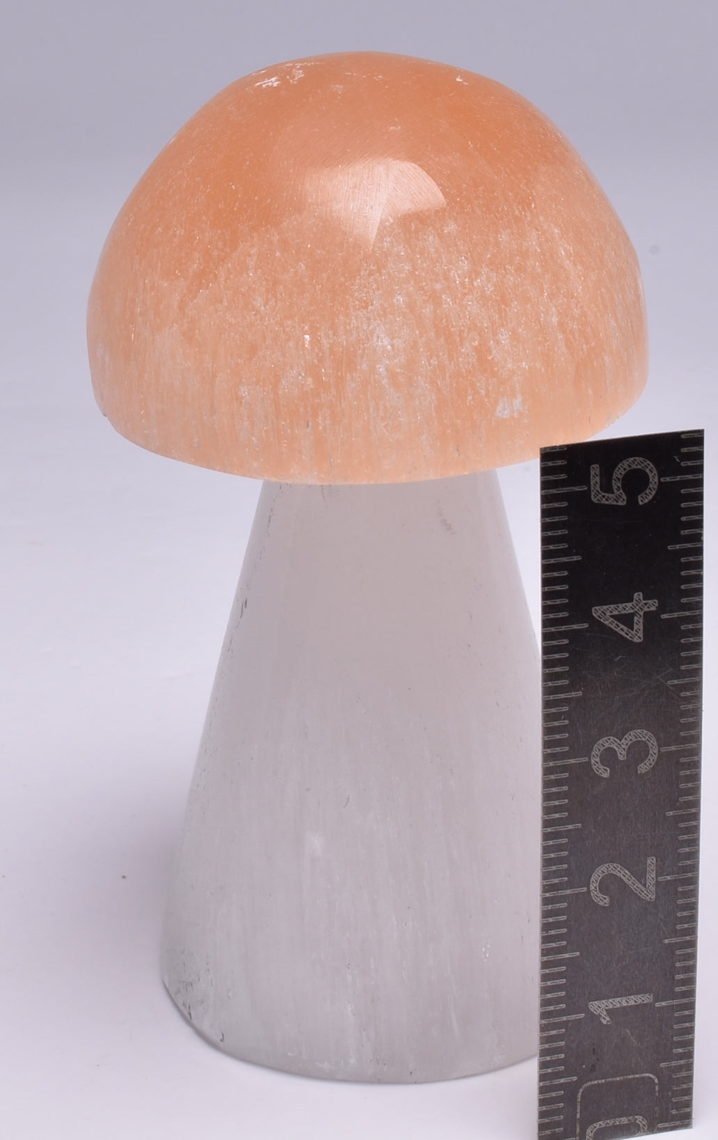 SELENITE MUSHROOM CARVING 7.5 CM SE14
