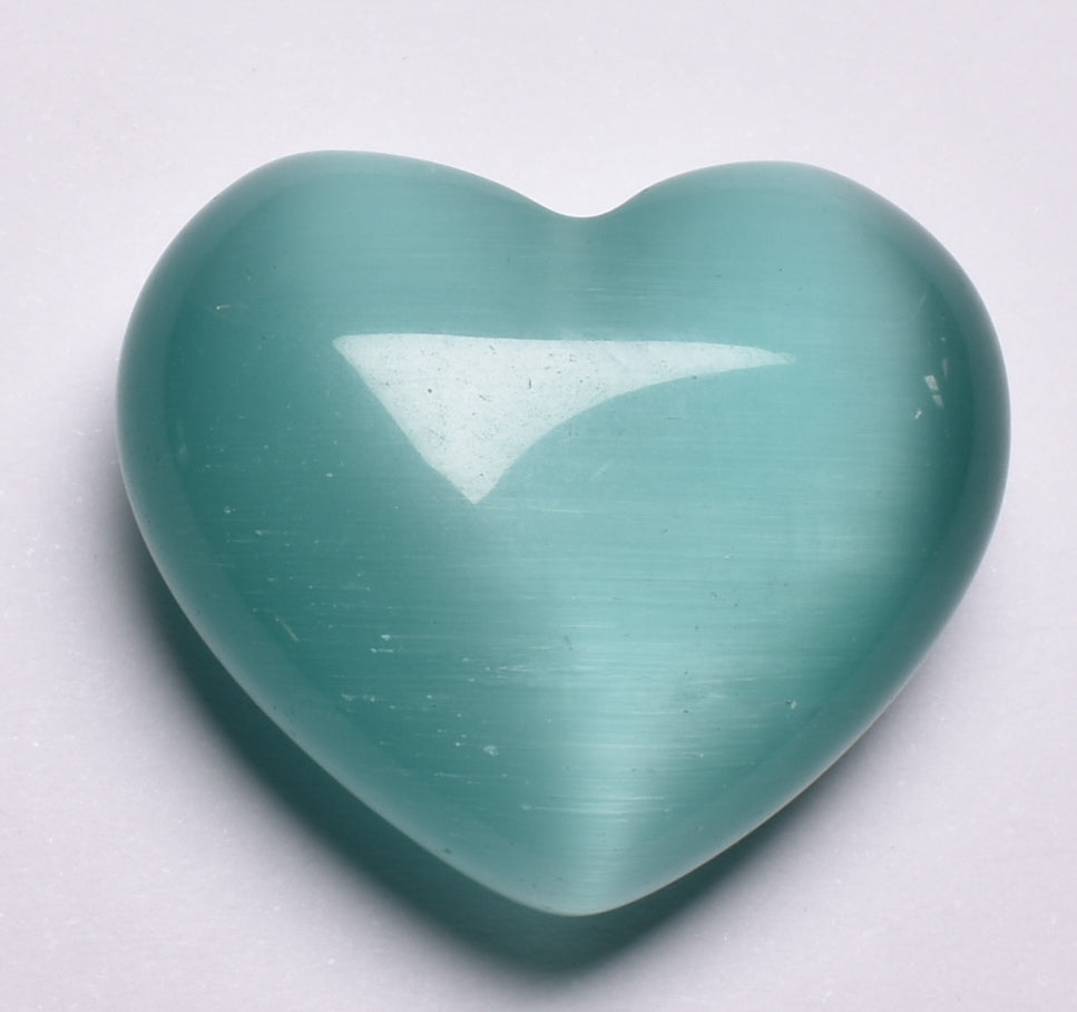 GREEN CATS EYE HEART CARVING P41