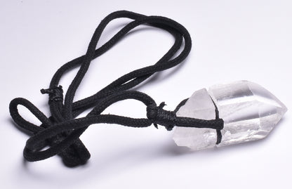 QUARTZ NATURAL POINT PENDANT ON LEATHER LOOK NECKLACE J268