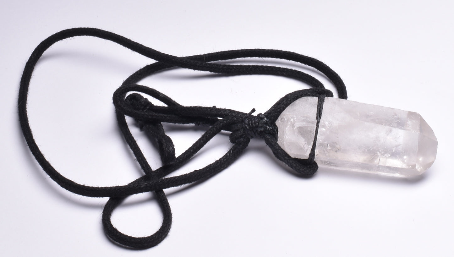 QUARTZ NATURAL POINT PENDANT ON LEATHER LOOK NECKLACE J270