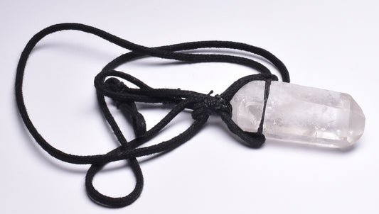 QUARTZ NATURAL POINT PENDANT ON LEATHER LOOK NECKLACE J270