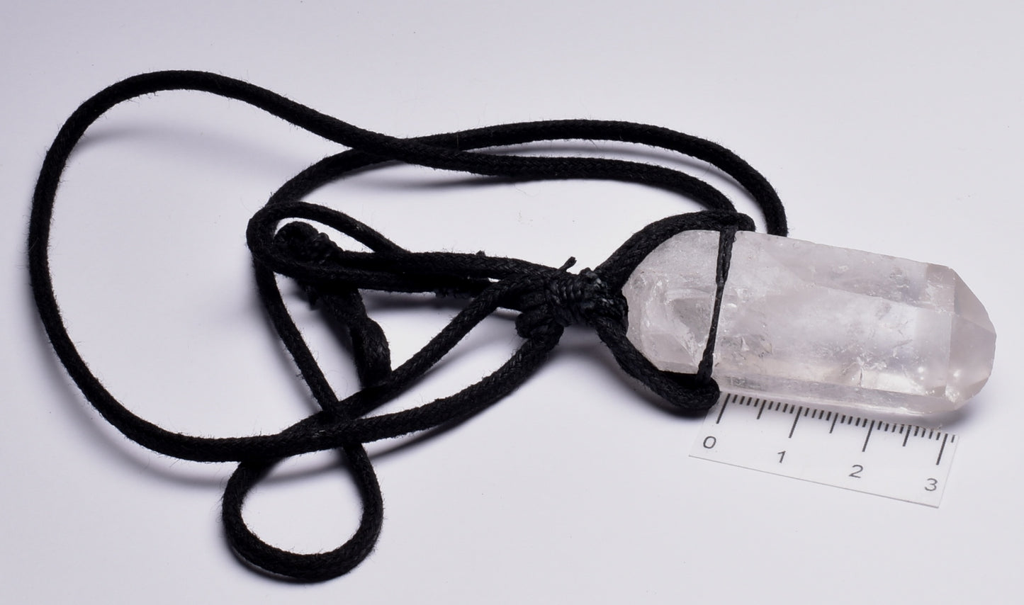 QUARTZ NATURAL POINT PENDANT ON LEATHER LOOK NECKLACE J270