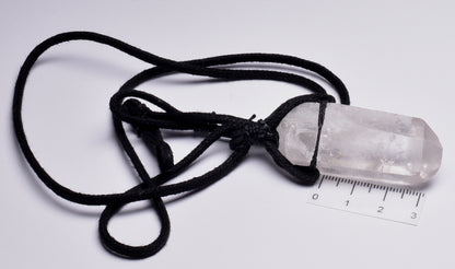 QUARTZ NATURAL POINT PENDANT ON LEATHER LOOK NECKLACE J270