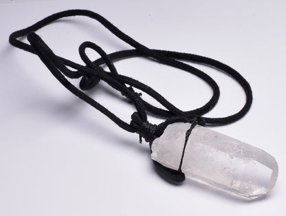 QUARTZ NATURAL POINT PENDANT ON LEATHER LOOK NECKLACE J270