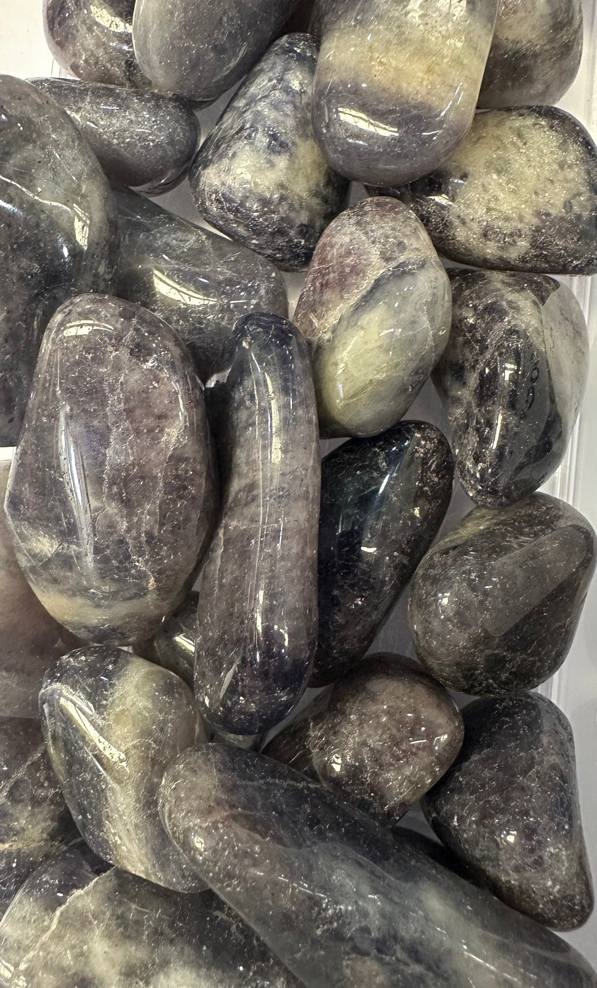 IOLITE POLISHED TUMBLE T42