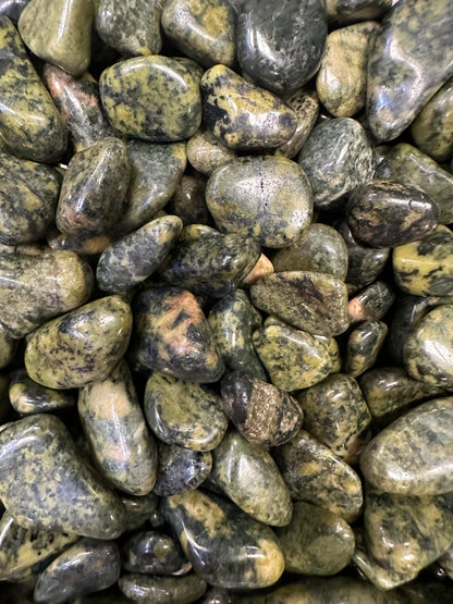 NEPHRITE JADE TUMBLE T39