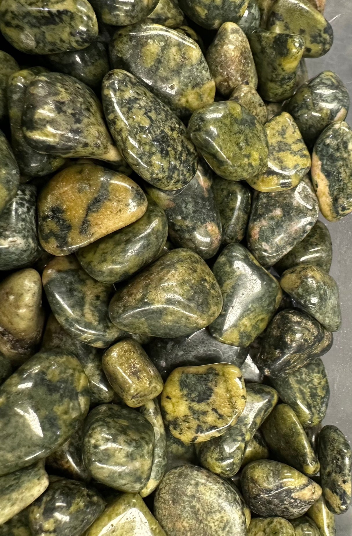 NEPHRITE JADE TUMBLE T39