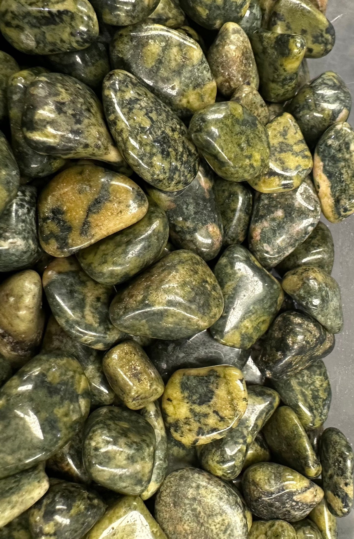 NEPHRITE JADE TUMBLE T39