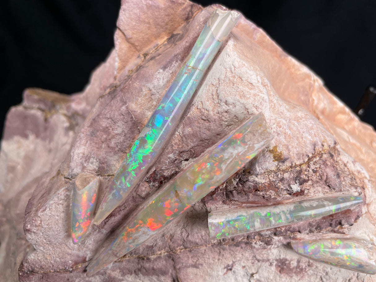 OPAL BELEMNITE FOSSILS IN MATRIX, Australia GOB001