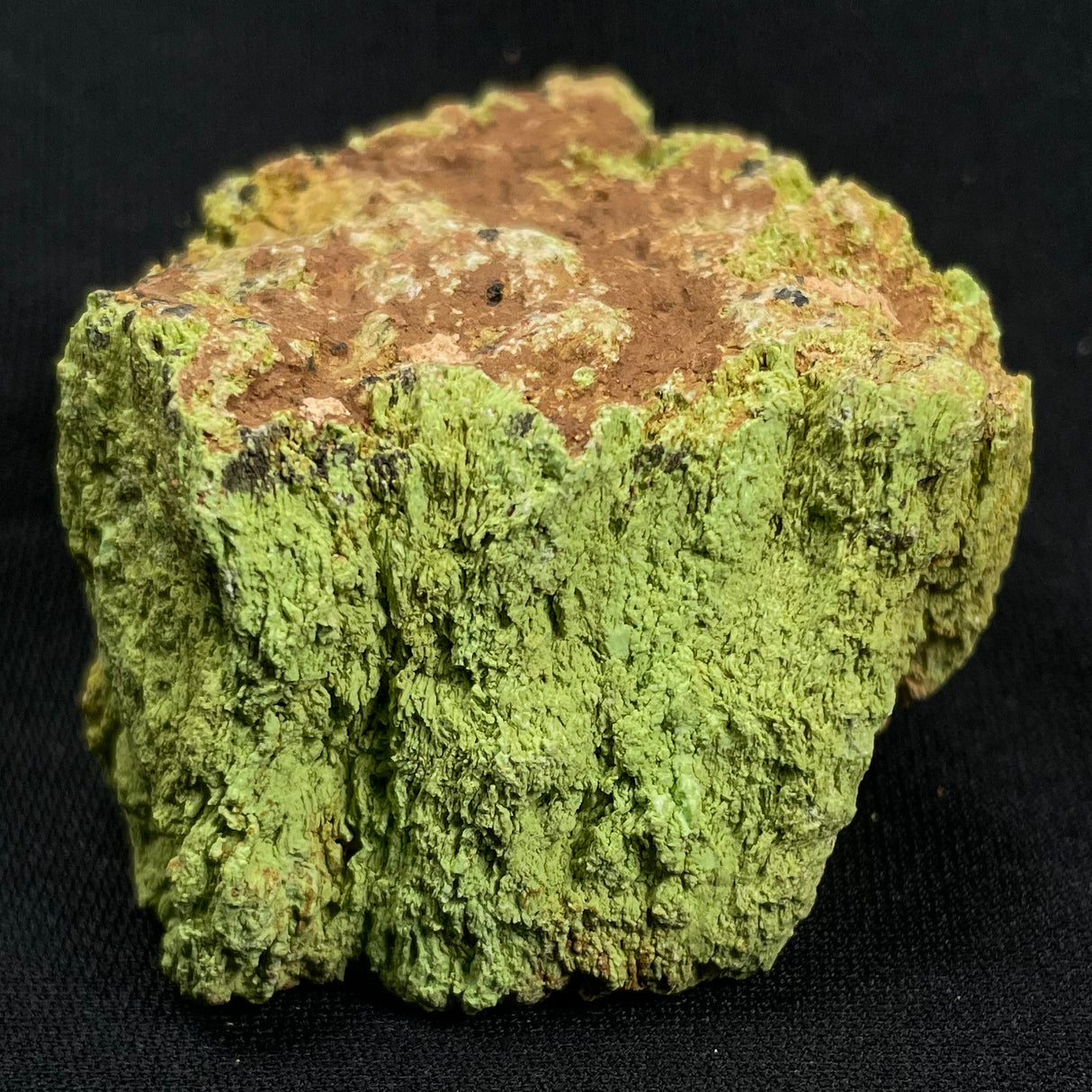 Gaspeite Rough from Australia XRG021