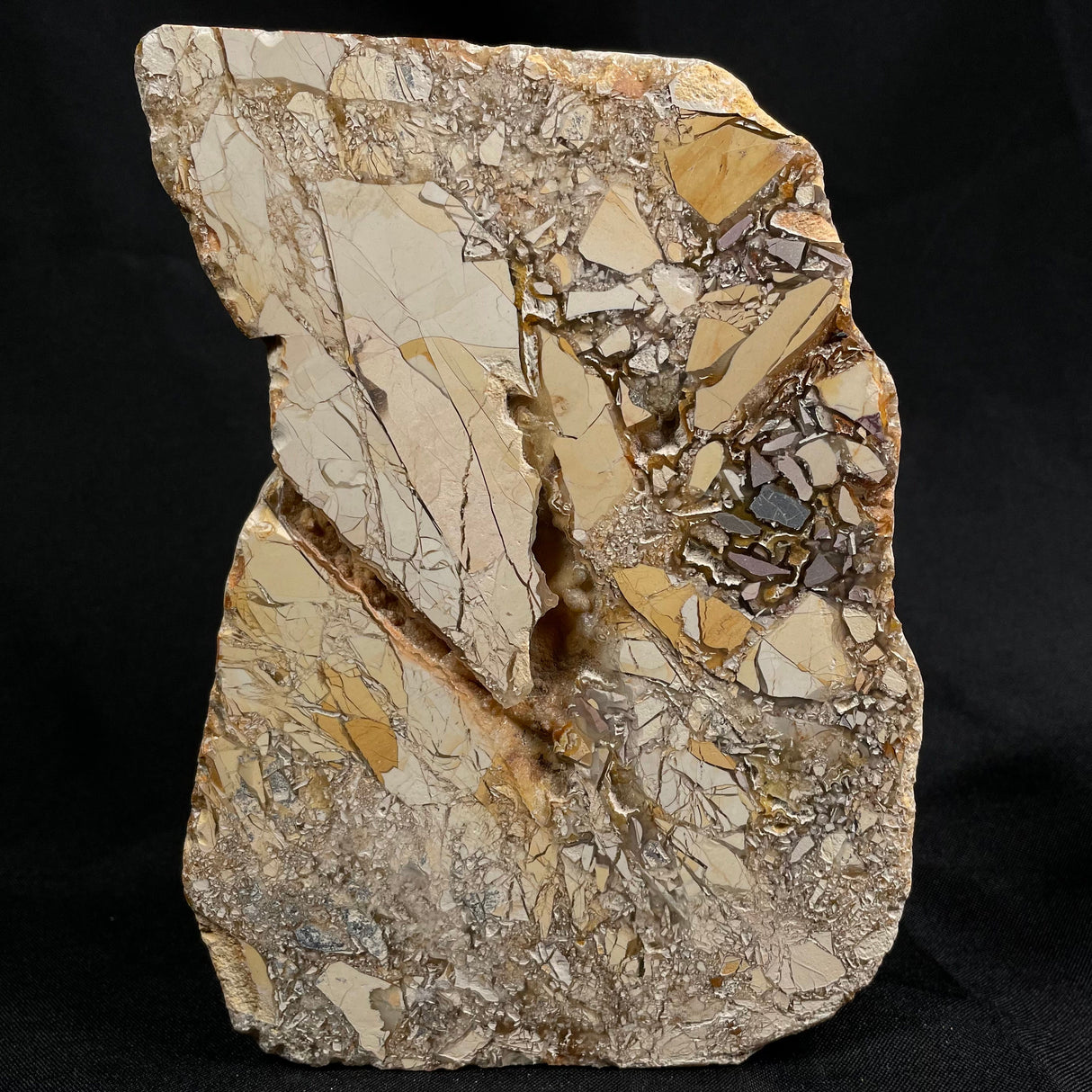 BRECCIATED MOOKAITE, Australia YSC008