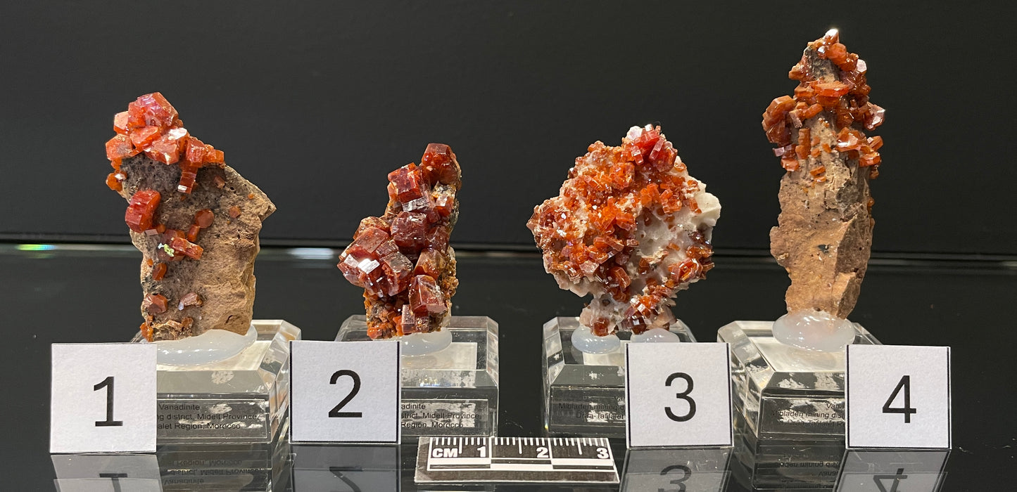 VANADINITE, Morocco IV021-24