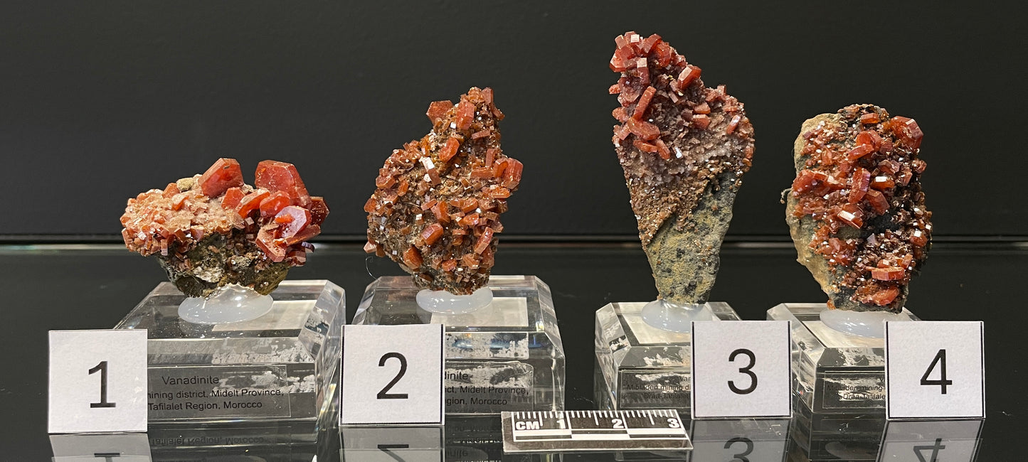 VANADINITE, Morocco IV028-31