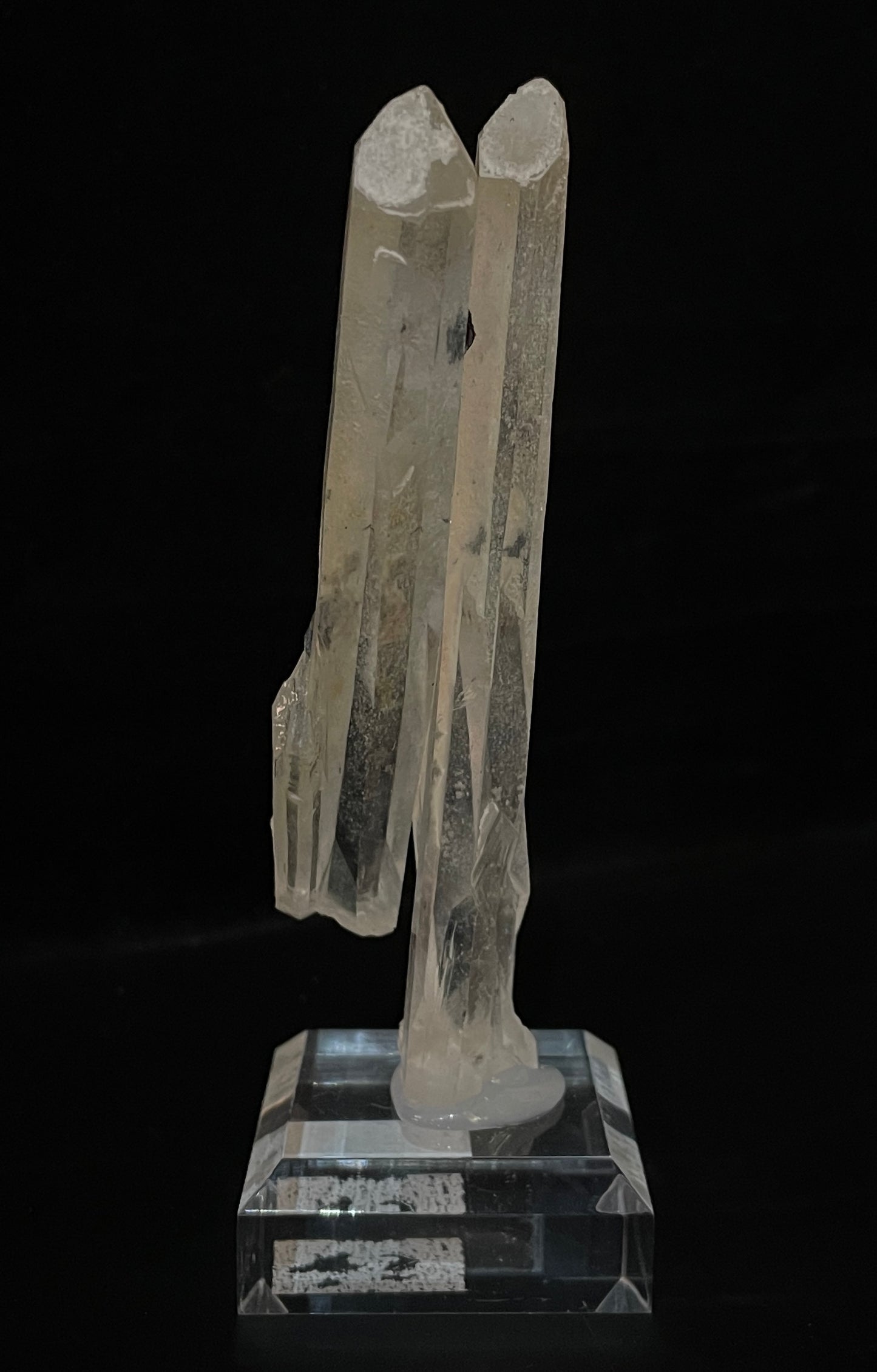 HEMATITE ON QUARTZ, China IHQ013