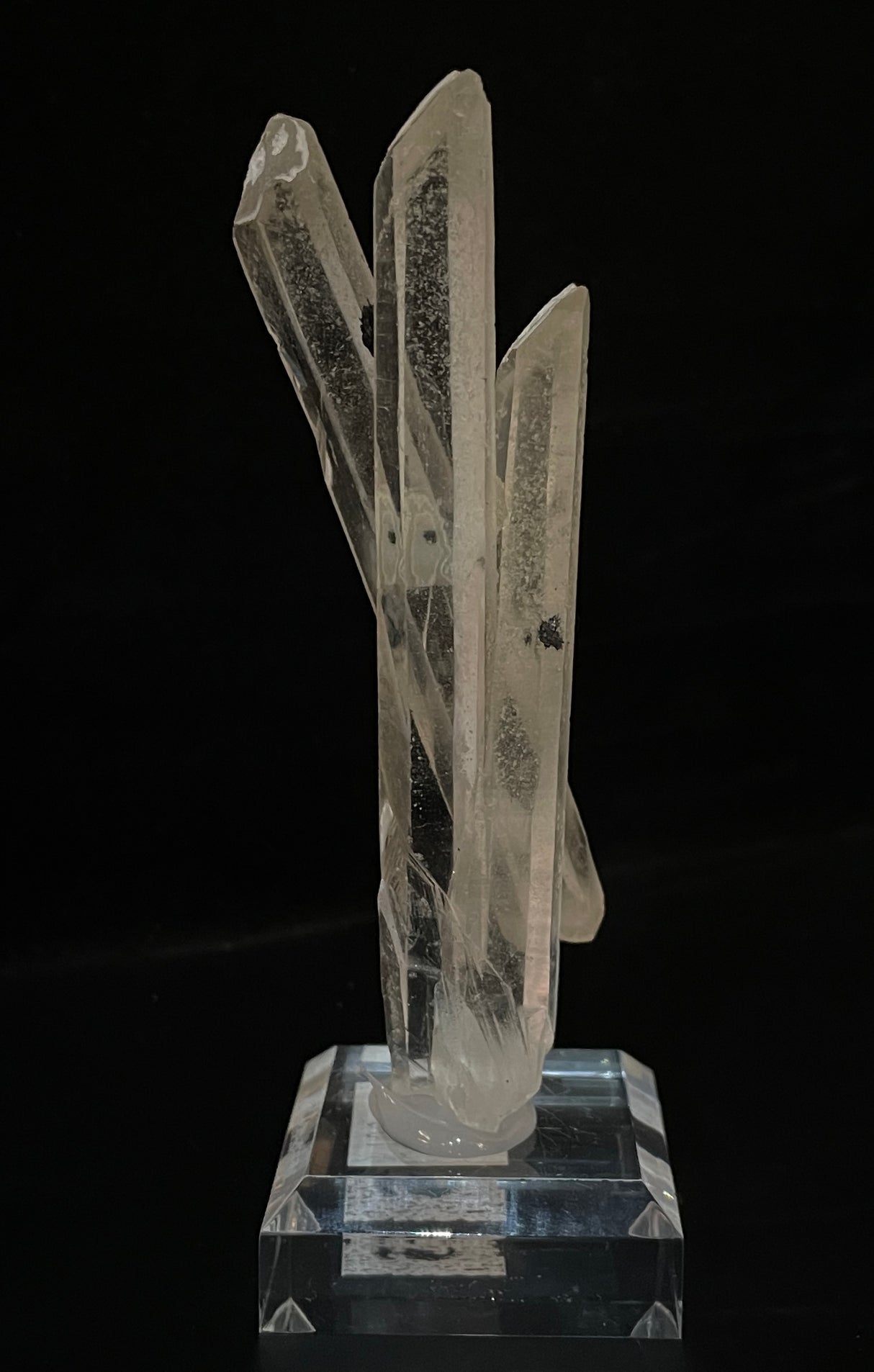 HEMATITE ON QUARTZ, China IHQ013