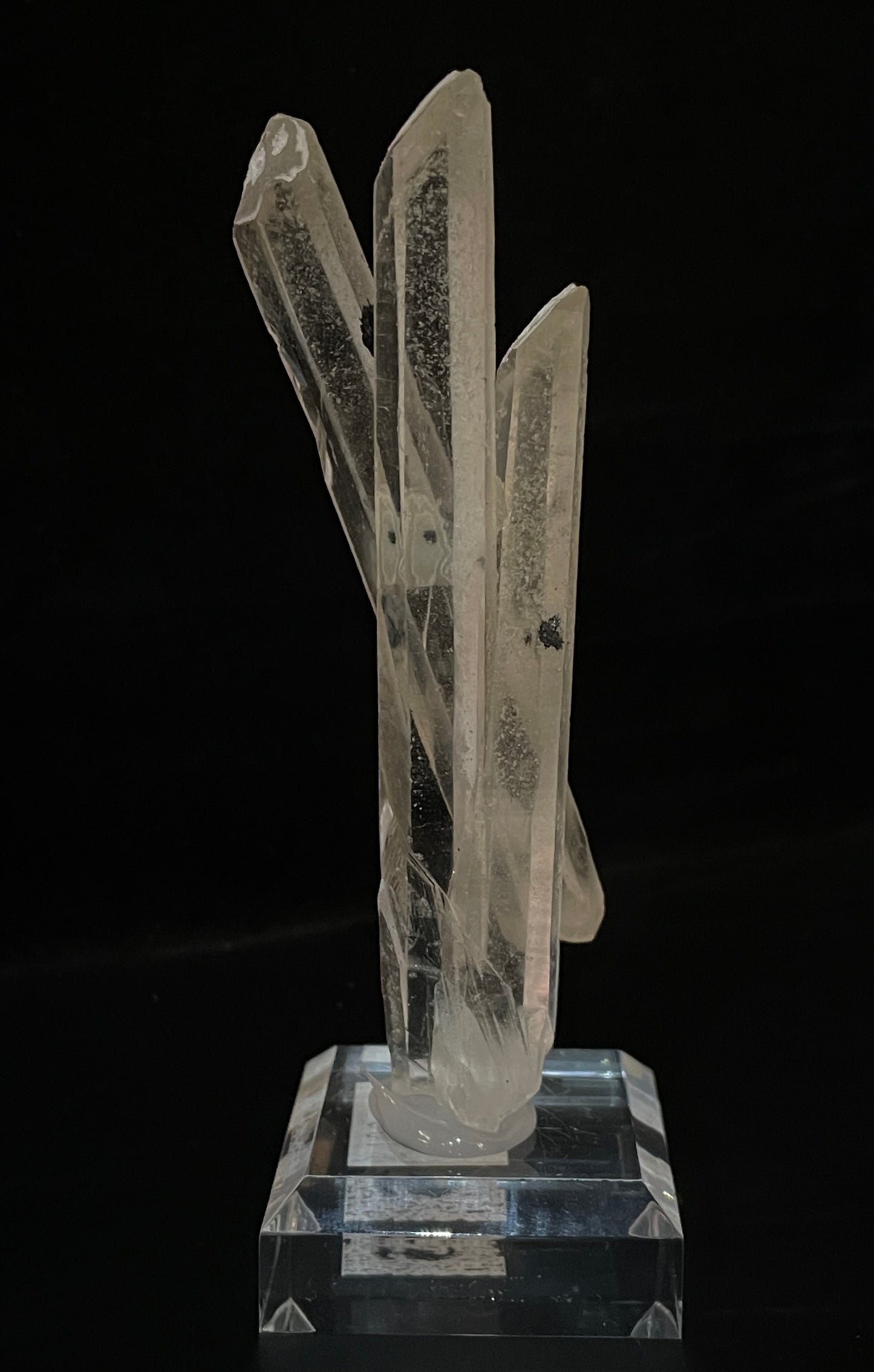 HEMATITE ON QUARTZ, China IHQ013