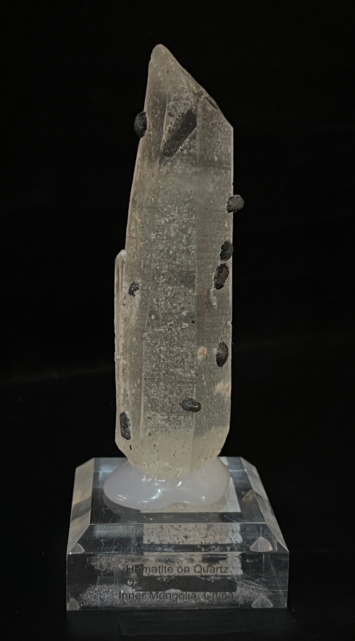 HEMATITE ON QUARTZ, China IHQ014