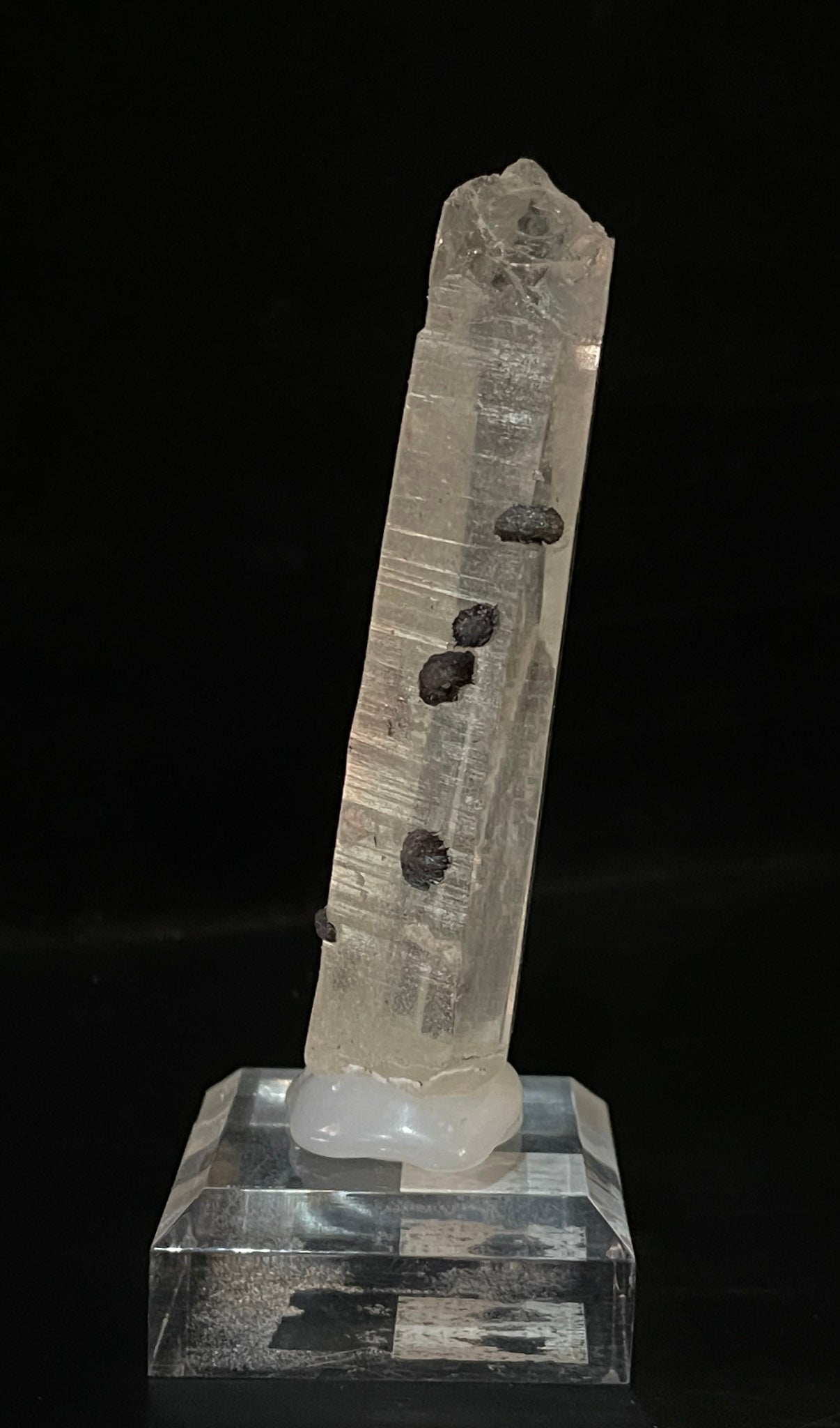 HEMATITE ON QUARTZ, China IHQ014