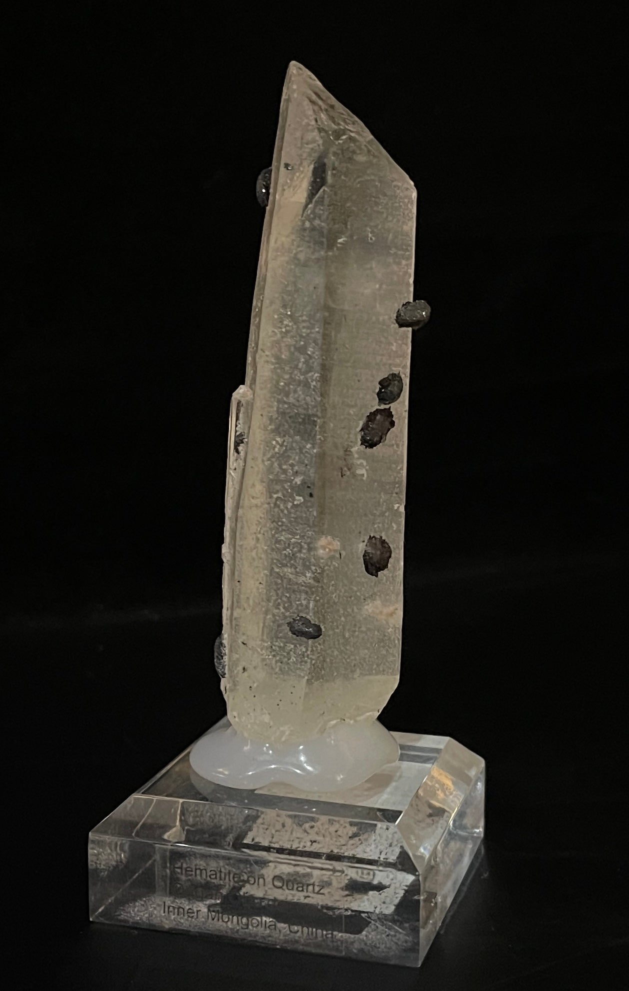 HEMATITE ON QUARTZ, China IHQ014