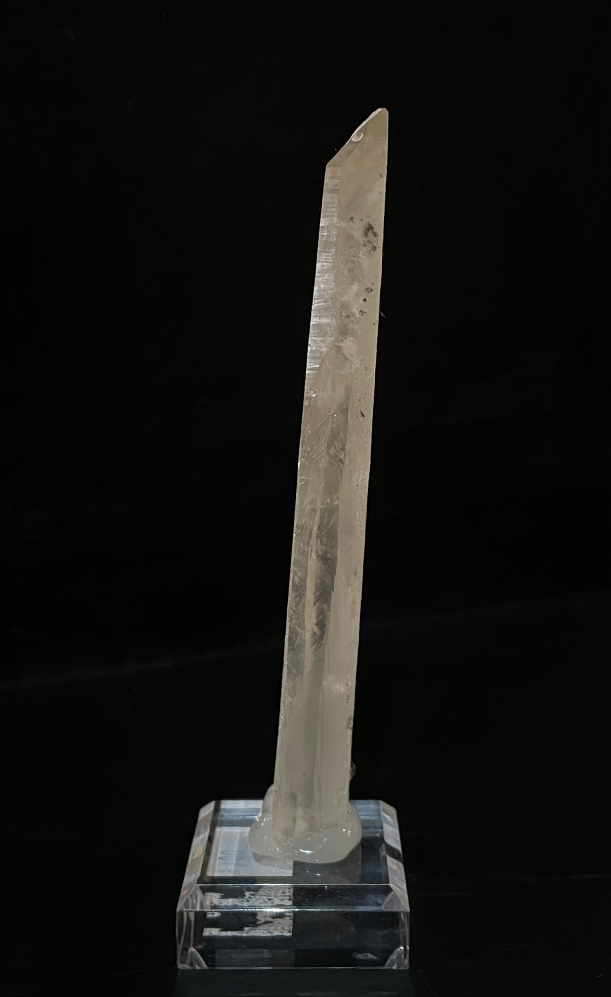 HEMATITE ON QUARTZ, China IHQ015