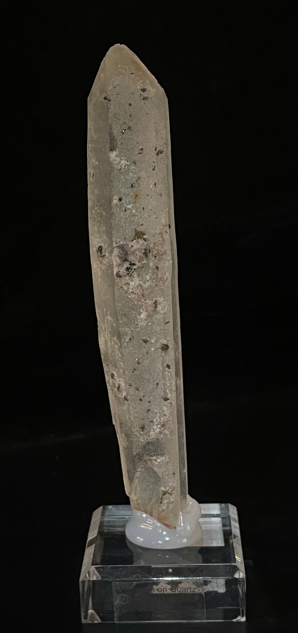 HEMATITE ON QUARTZ, China IHQ016