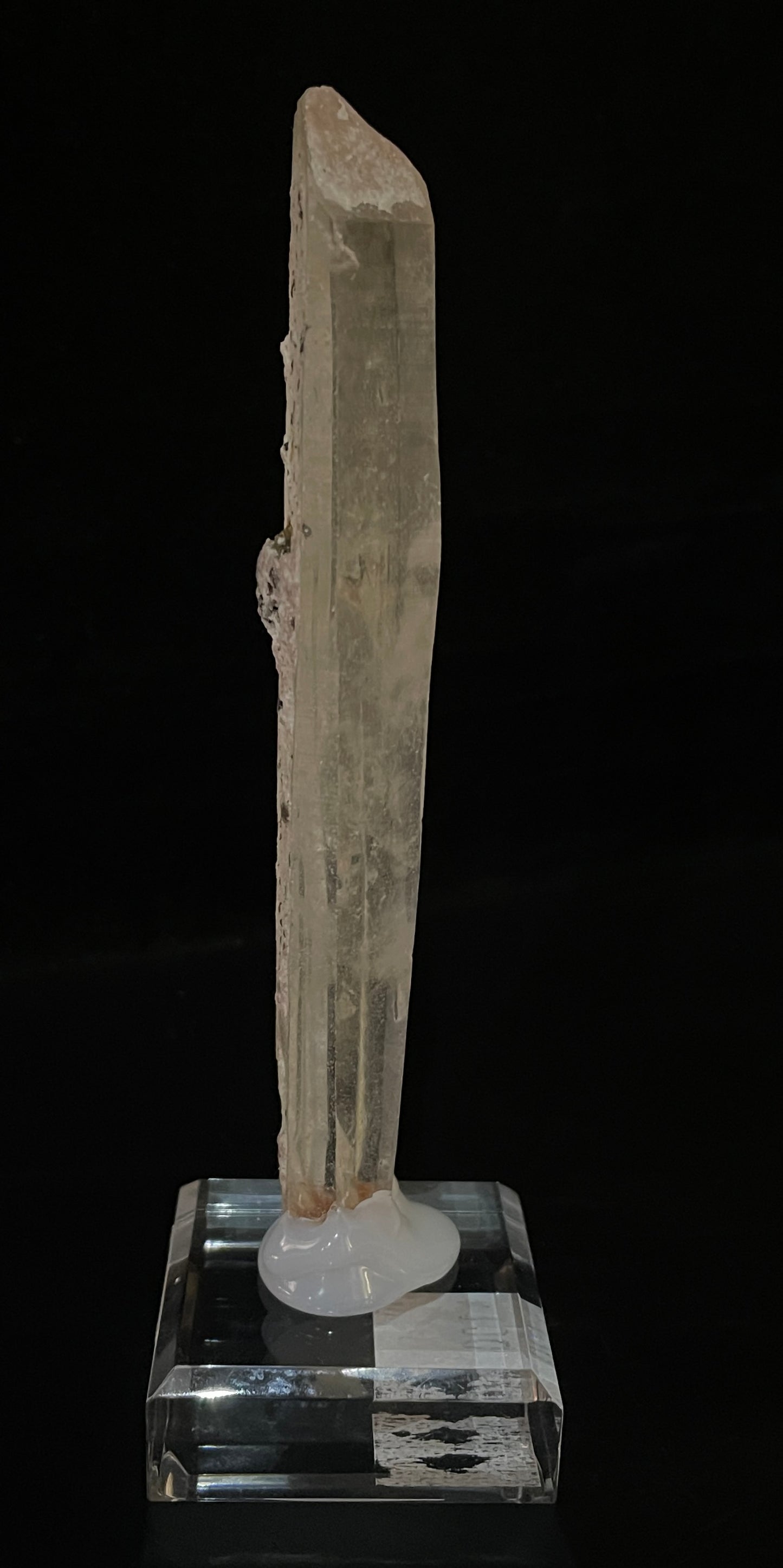 HEMATITE ON QUARTZ, China IHQ016