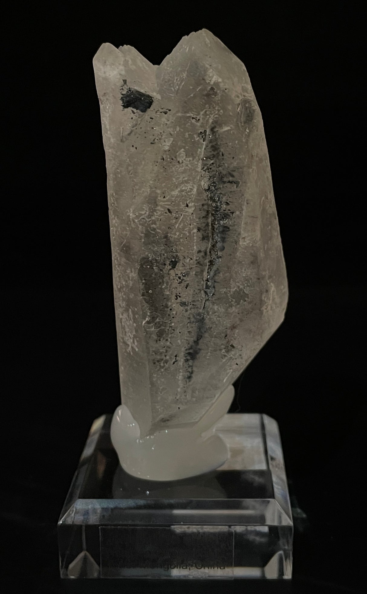 HEMATITE ON QUARTZ, China IHQ020