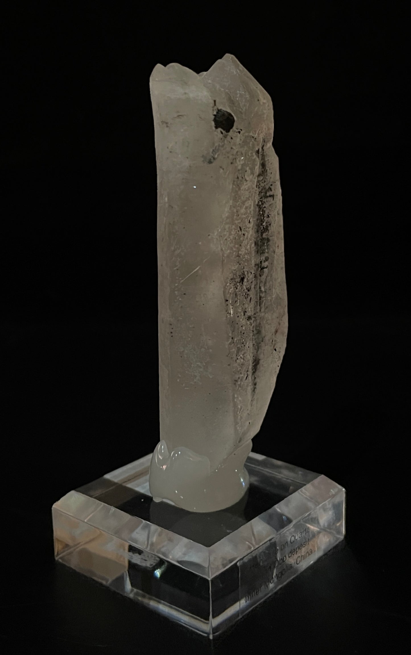 HEMATITE ON QUARTZ, China IHQ020