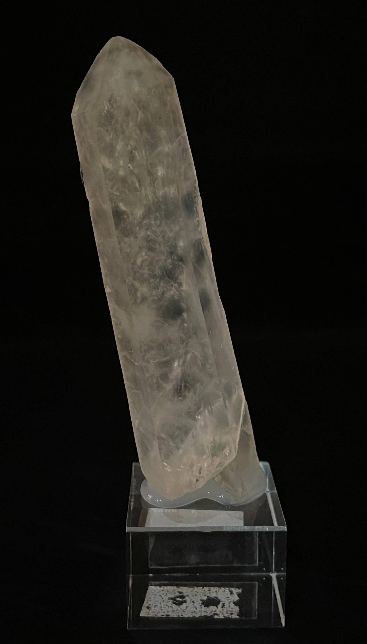 HEMATITE ON QUARTZ, China IHQ021