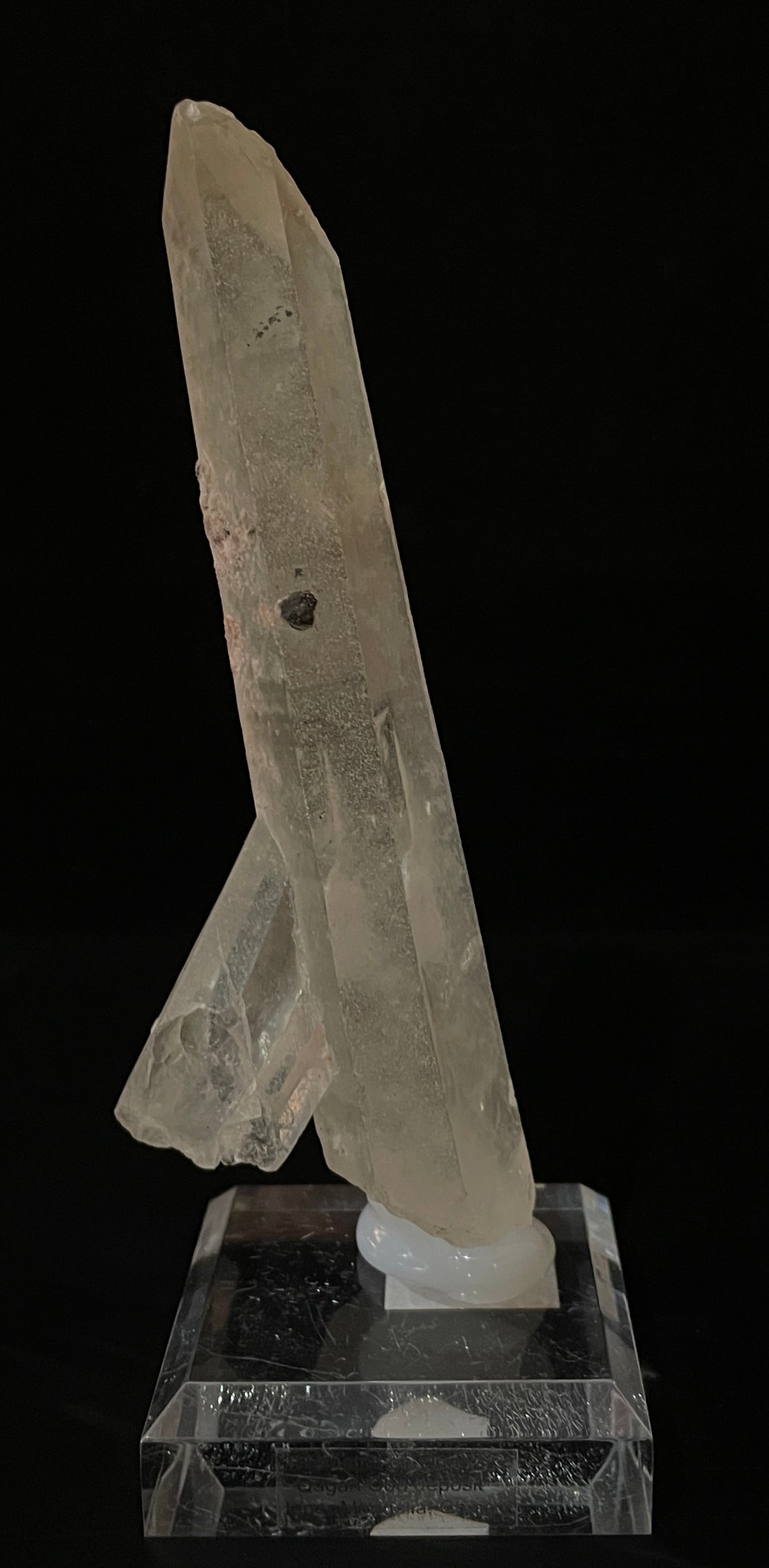 HEMATITE ON QUARTZ, China IHQ023