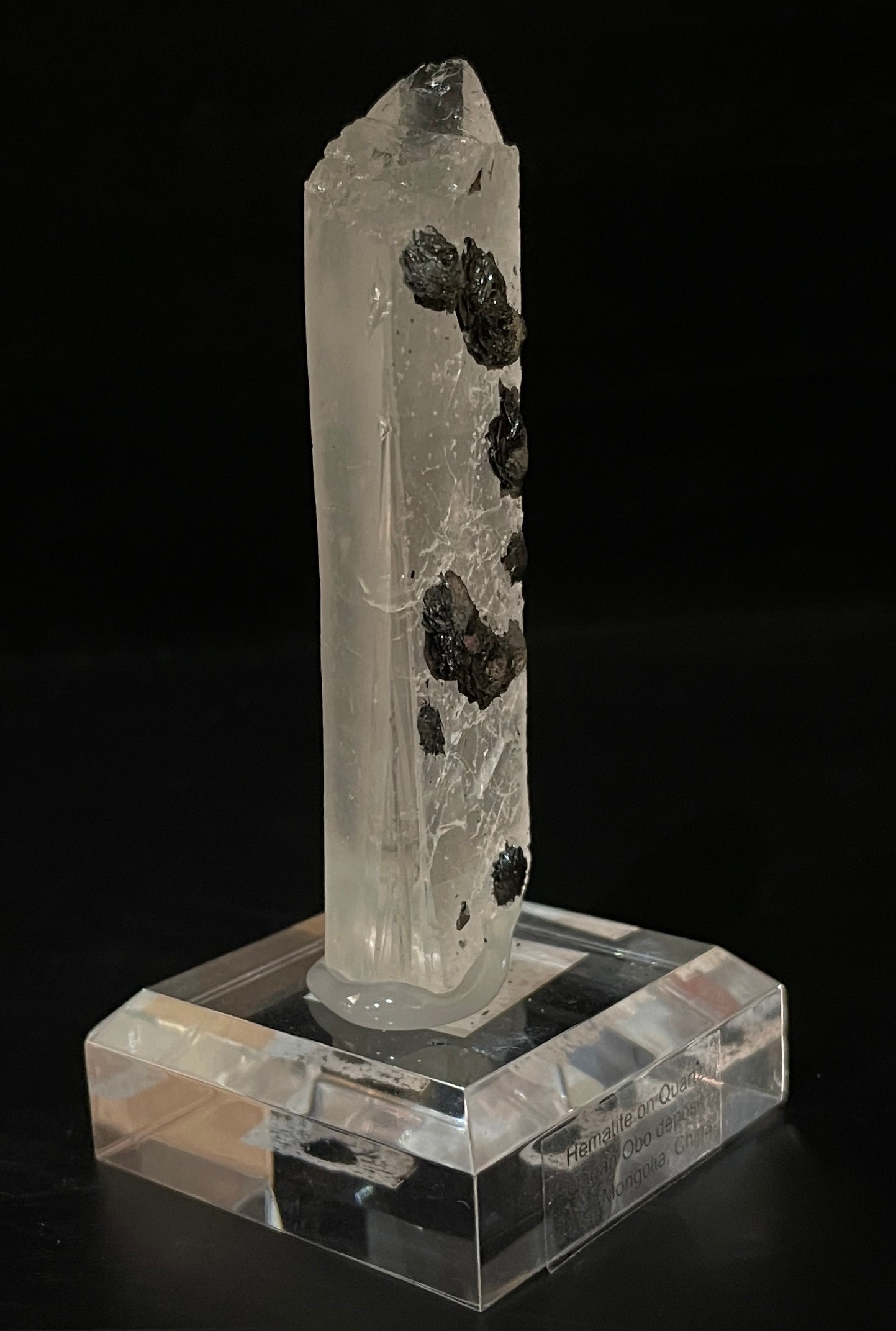 HEMATITE ON QUARTZ, China IHQ024