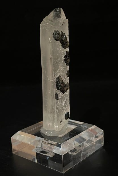 HEMATITE ON QUARTZ, China IHQ024