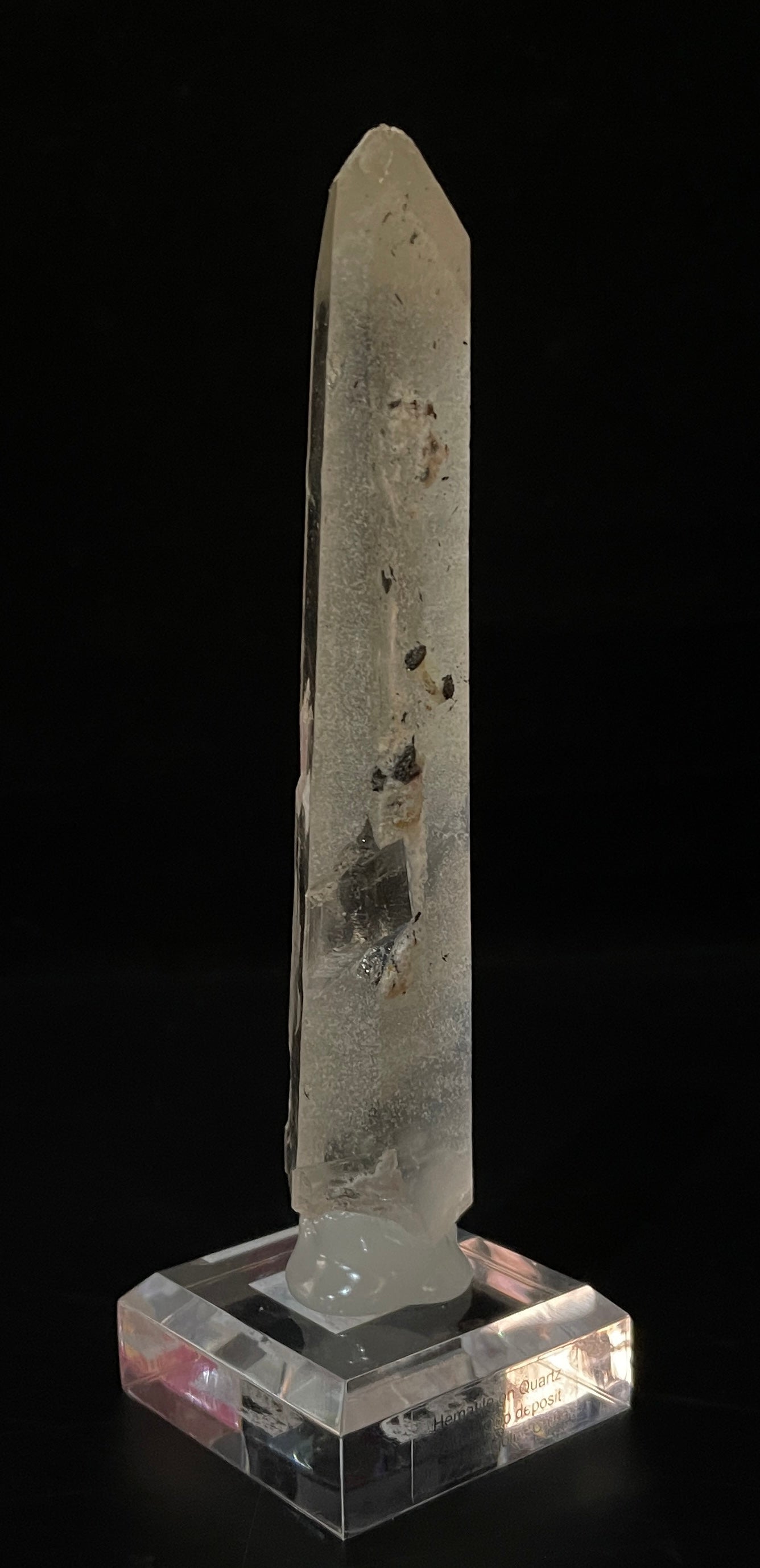 HEMATITE ON QUARTZ, China IHQ025